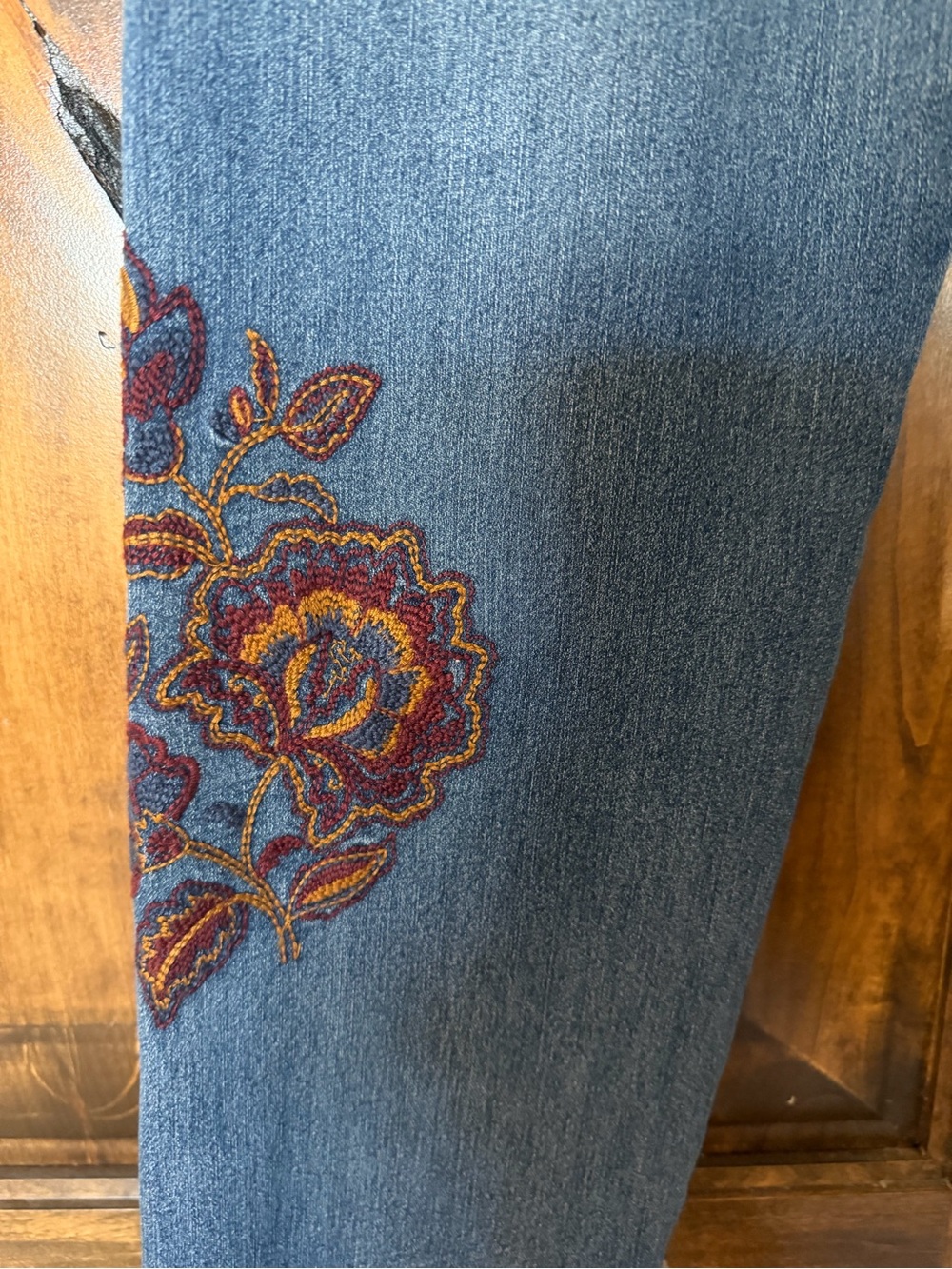 Democracy Ab Technology Medium Blue Cropped Jeans with Floral Embroidery Sz 2 - Picture 4 of 11